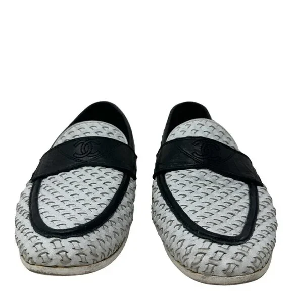 Chanel Classic Academia Black White Woven Leather CC Logo Loafer Slip On Flats - Picture 8 of 16